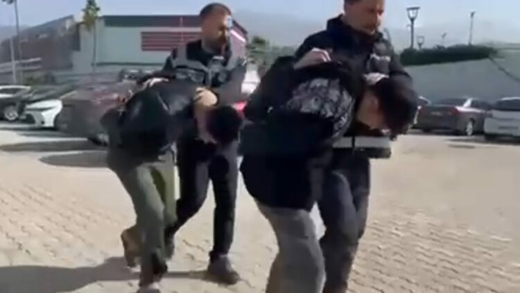 Buluştukları kadını bağlayıp cinsel saldırıda bulunup gasbettiler