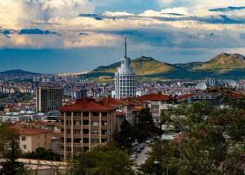 Çankaya'nın 'vizyonu', Sincan'ın 'racovuna' karşı