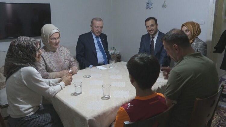 Cumhurbaşkanı Erdoğan, Kayacık ailesi ile iftar yaptı