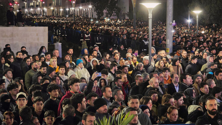 Deprem felaketinin 3'üncü yıldönümünde Hatay'da sessiz yürüyüş