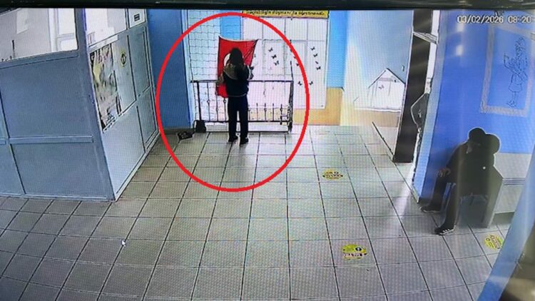 Diyarbakır'da 5'inci sınıf öğrencisinin 'bayrak' hassasiyeti kamerada