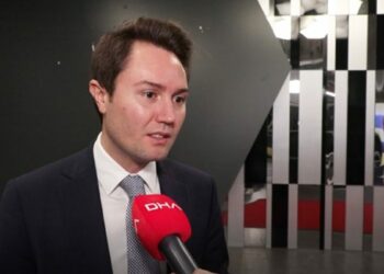 Doç. Dr. Pehlivanoğlu'ndan 'kızıl sırtlı örümcek kuşuna av yasağı' değerlendirmesi