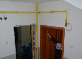 Doğal gaz borusuna kaynak yapılırken patlama meydana geldi: 2 yaralı