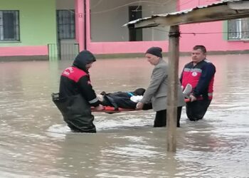 Doğu Akdeniz'i şiddetli yağmur vurdu