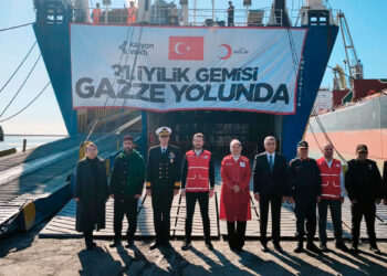 En büyük iyilik gemisi, Gazze’ye uğurlandı