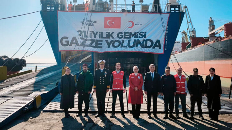 En büyük iyilik gemisi, Gazze’ye uğurlandı