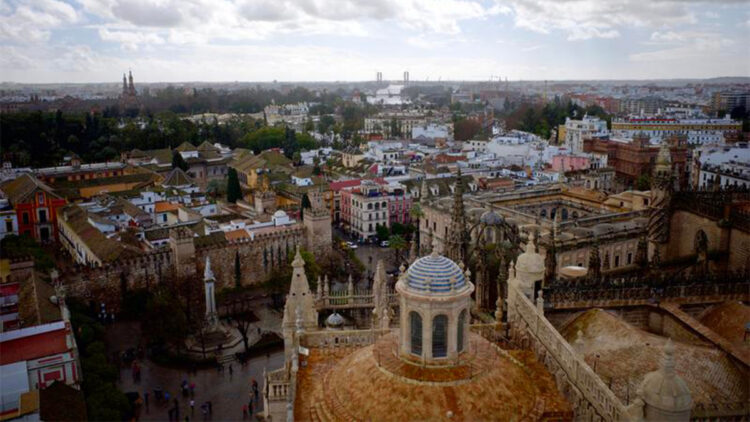 İspany'nın Endülüs bölgesinde 11 bin kişi evlerinden tahliye edildi