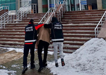 Kars'ta 63.54 gram saf bonzai ele geçirildi