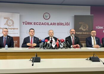 Eczacılıkta acilen kontenjan planlaması yapılmalı