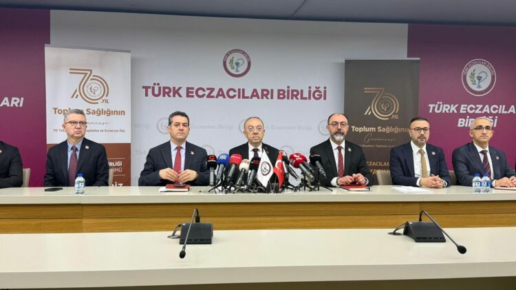 Eczacılıkta acilen kontenjan planlaması yapılmalı