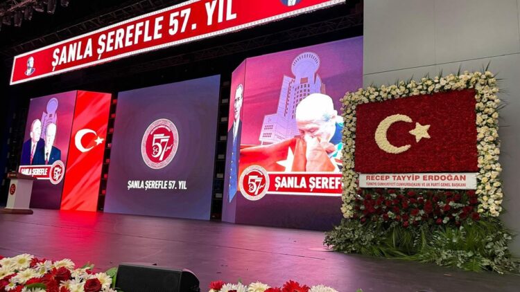 Erdoğan'dan Bahçeli'ye Türk bayrağı motifli tebrik çiçeği