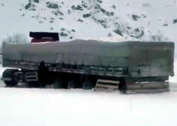 Erzincan-Erzurum kara yolu, kaza nedeniyle tek yönlü trafiğe kapandı