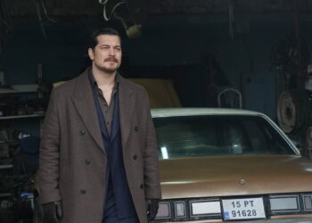 Eşref Rüya, izleyiciyi yine ekrana kilitledi