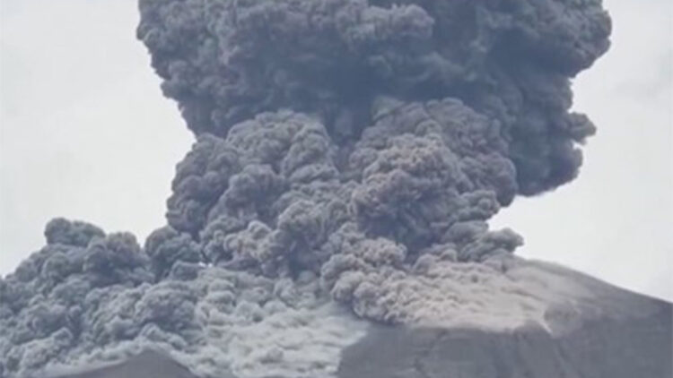 Kanlaon Yanardağı'nda patlama