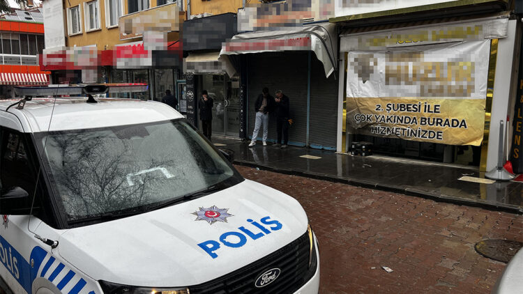 Çalıntı forkliftle kuyumcu dükkanından ziynet eşyası çaldı