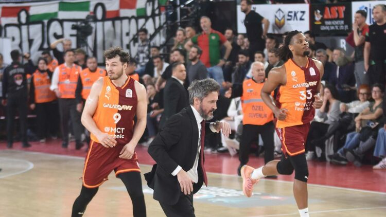 Galatasaray, Karşıyaka'yı 72-82 mağlup etti