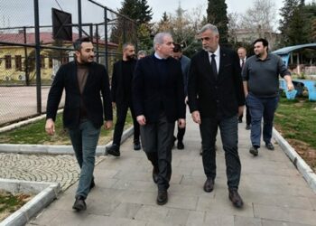 Galatasaraylı yöneticiler deprem bölgesini ziyaret etti