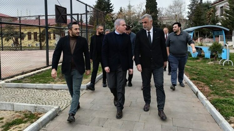 Galatasaraylı yöneticiler deprem bölgesini ziyaret etti