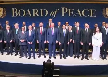 Gazze Barış Kurulu üyeleri aile fotoğrafı çektirdi