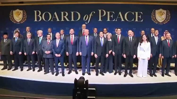 Gazze Barış Kurulu üyeleri aile fotoğrafı çektirdi