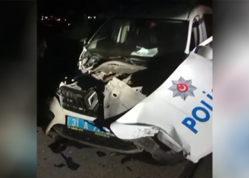 Hatay'da cip polis aracına çarptı: 2 yaralı