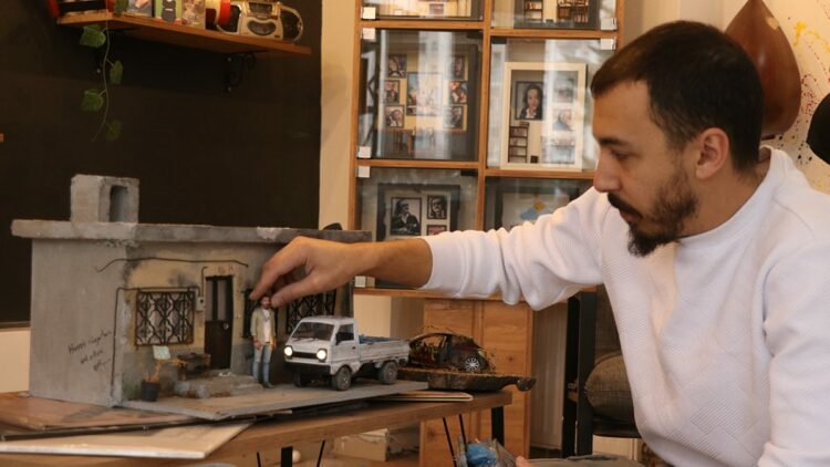 Hatıraları ‘diorama’ sanatıyla yaşatıyor