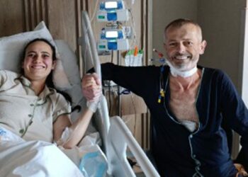 Hemşire kızının karaciğeriyle hayata tutunu