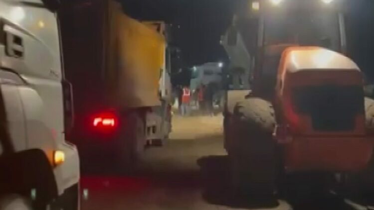 Heyelan nedeniyle kapanan Feke-Saimbeyli karayolu ulaşıma açıldı