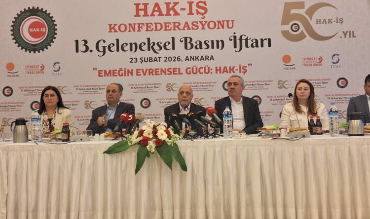 Hükümetin asgari ücret komisyonundan çekilmesini istiyoruz