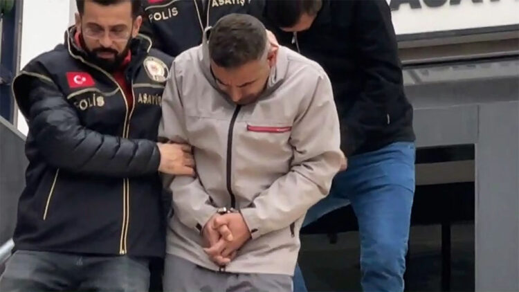 Ataşehir'de lüks cipi çalıp sahte plaka takarak gezdiler