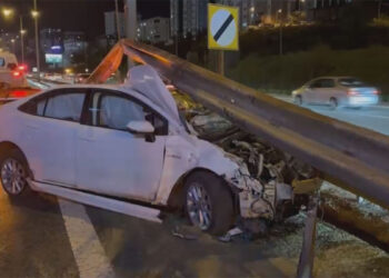 Ataşehir'de makas attığı iddia edilen sürücü kazaya neden oldu: 2 yaralı