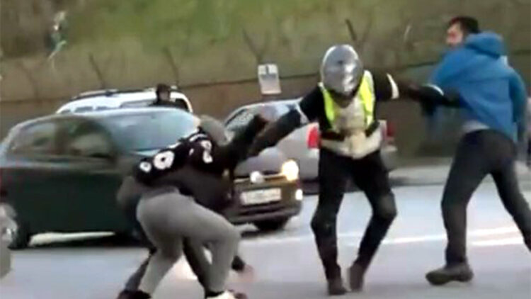 Esenyurt’ta otoparkta kavga