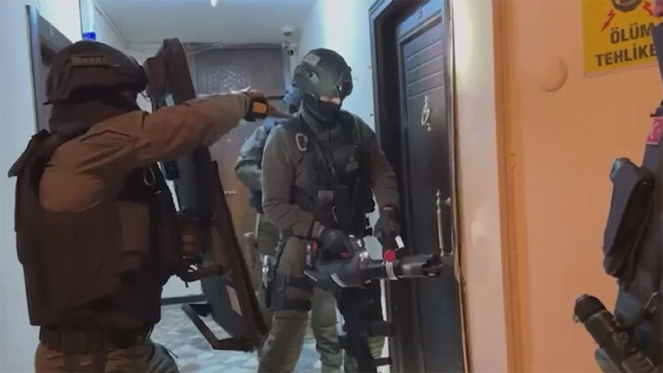 İstanbul merkezli 22 ilde MLKP operasyonu: 96 şüpheli yakalandı
