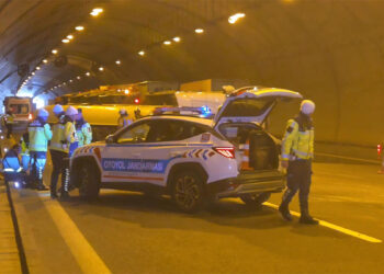 Çatalca Kuzey Marmara Otoyolu'nda tanker devrildi