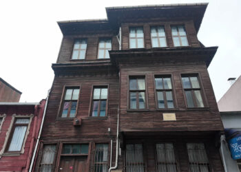 Şair Orhan Veli Kanık'ın doğduğu köşk 80 milyon liraya satışa çıkarıldı