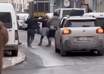 Korsan davulcuyla ramazan davulcusu yumruk yumruğa kavga etti