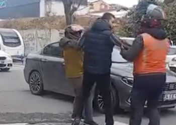 Ümraniye'de yol verme kavgasında silahlar çekildi