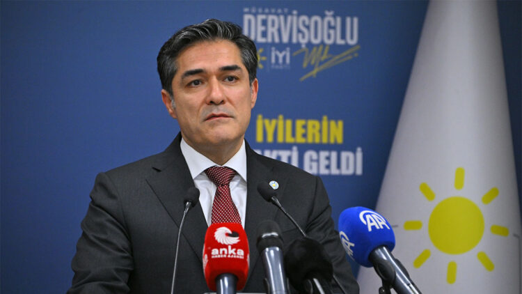 Zeynep Güneş Akgün'ü kıyafeti üzerinden hedef alan kişi partiden ihraç edildi