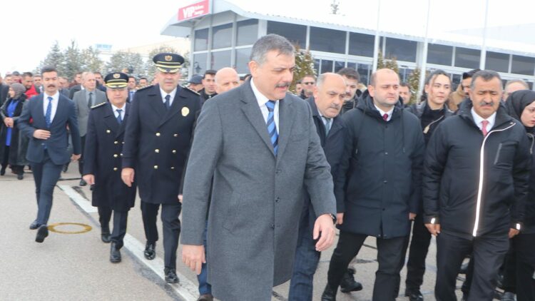 İçişleri Bakanlığı'na atanan Mustafa Çiftçi, Erzurum'a veda etti