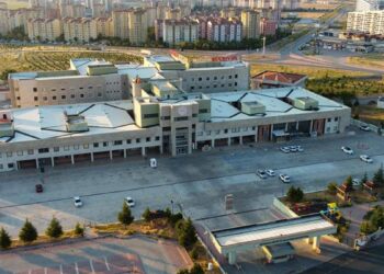 İlaç firmaları ile anlaşıp çıkar sağlayan 5'i doktor, 10 kişiye gözaltı