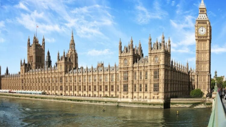 İngiltere'den Rusya'ya geniş çaplı yaptırım paketi