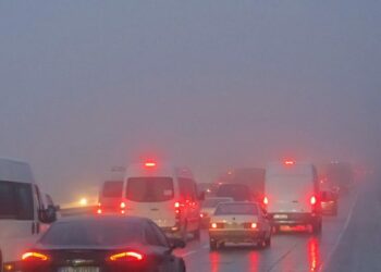 İstanbul'da yağmur ve sis etkili oldu; trafik yoğunluğu oluştu