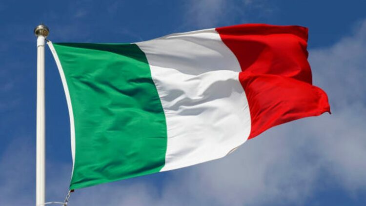 İtalya'da göstericiler ile polis arasında çatışma yaşandı