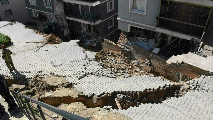 İzmir'in yamaçlarında heyelan tehlikesi var