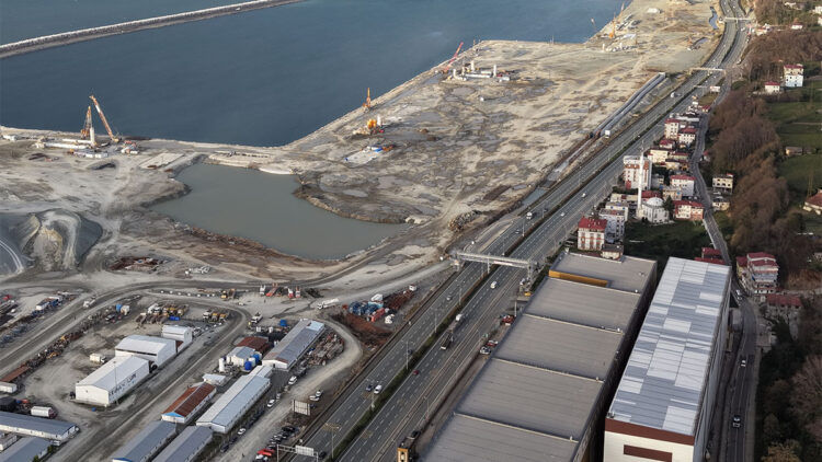 Karadeniz'de stratejik dönüşüm; lojistik limanda geri sayım