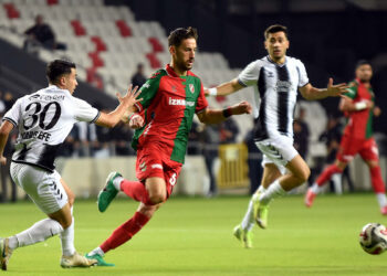 Karşıyaka pazar günü oynayacağı Altay derbisine bileniyor