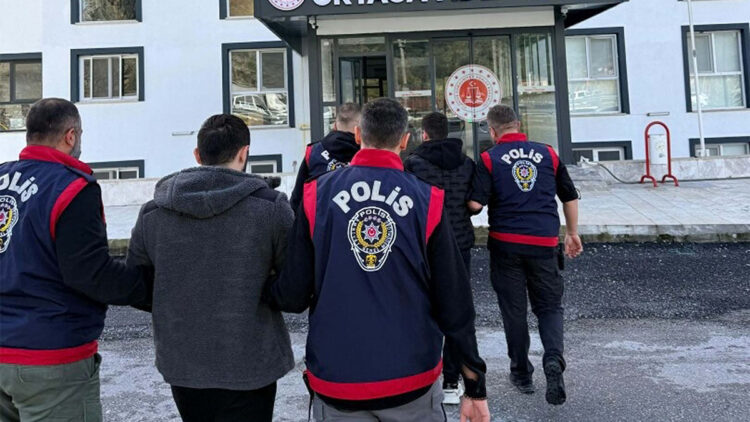 Muğla'da kasten öldürme suçundan hüküm giyen 2 firari yakalandı