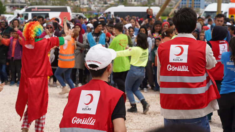 Kızılay deprem bölgesi desteklerini şubeler eliyle sürdürecek