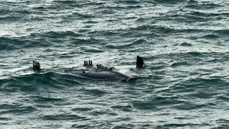 Karaburun açıklarında İHA olduğu düşünülen cisim bulundu