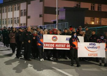 Kayseri’de ‘sessiz' yürüyüş ve ‘Mahalle Tahliye Tatbikatı’ yapıldı